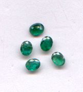 emerald oval cut gemstone