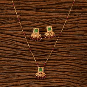 Antique Delicate Pendant Set With Matte Gold Plating