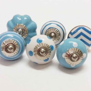 DECORATIVE COLORFUL KNOBS