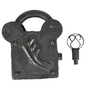 Vintage Indian Old Iron Hand Crafted Lock and Key in Working Condition