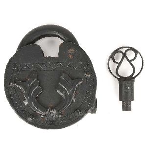 Vintage Iron Padlock Lock with 1 Original Key