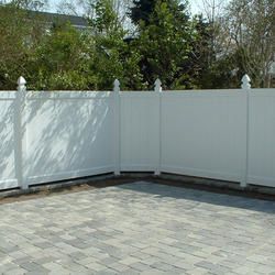 vinyl fencing