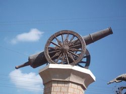 Fibrecrafts India Cannon Statue