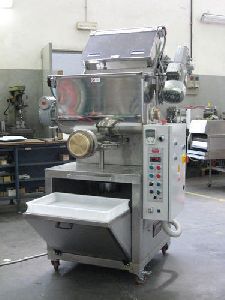 pasta extruder machine