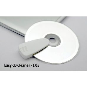 Compact Disc Cleaner