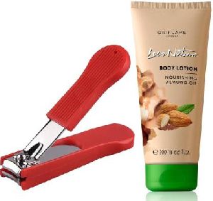 Oriflame Sweden Love Nature Body Lotion with Nourishing Almond Oil with Nail Cutter Combo