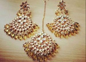 Kundan Imitation Earrings Maang Tikka Set