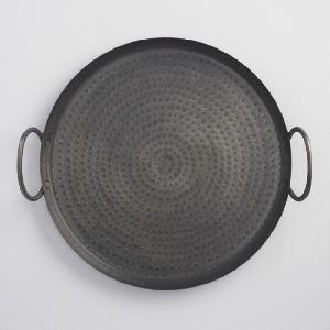 Round Serving Tray:-Black