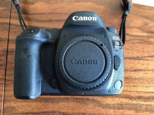 Canon EOS 5D MARK IV