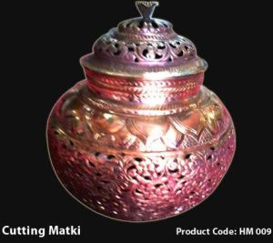 Handcrafted Cutting Matki