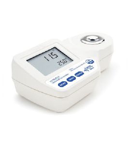 Digital refractometer