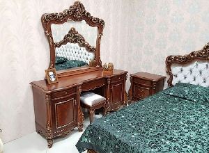 Wooden Console Table With Mirror