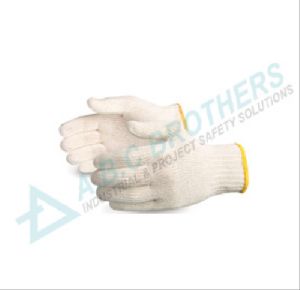 White Knitted Gloves