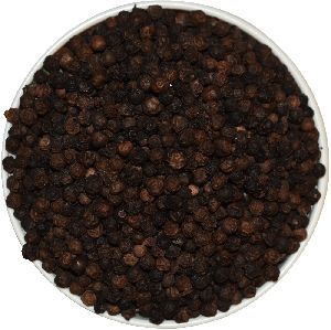 dried black pepper seeds