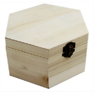 HEXAGON SHAPE WOODEN BOX IN PINE