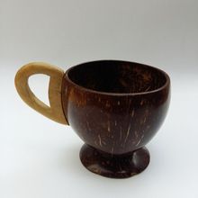 Eco-Friendly Coconut Shell Tea/Juice Cup - Natural Polish