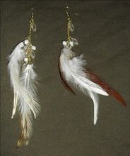 White red feather with golden metal chain clear beaded earrings