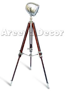 Telescopic tripod floor lamp