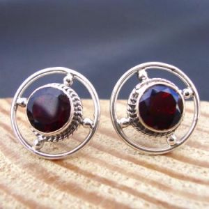 925 STERLING SILVER BEAUTIFUL PRETTY STUD EARRING