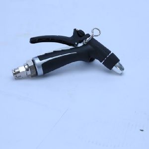 Coolant spray gun for CNC, VMC and other machines