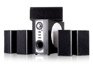 Home theatre speaker with USB