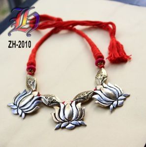 ZH-Dual tone thread necklace