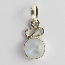 925 Silver Jewelry Rainbow Moon Stone Pendant