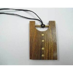 Latest design Wooden necklace
