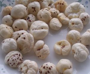 puffed lotus seeds