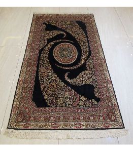 Hand Knotted Silk Carpets