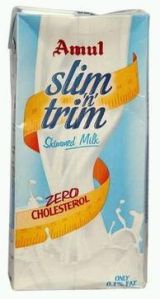 Amul Slim and Trim Skimmed Milk