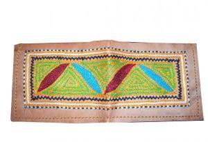 ARI EMBROIDERY LEATHER WALLET