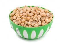 Broken kabuli chickpeas