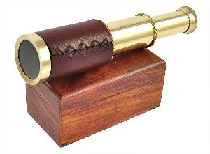 MOONSUNS HANDHELD BRASS TELESCOPE WITH WOODEN BOX