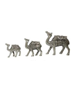 White Metal Camel Set