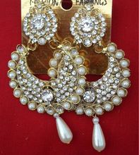 traditional Diamond and pearl earing