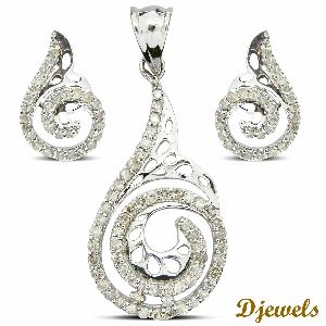 Diamond Pendant Set Lynne