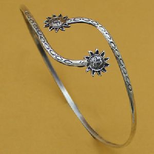 Plain Silver Armlet