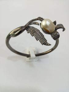 Leaf Shaped Silver Stone Ring