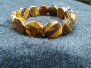 tiger eye bracelate