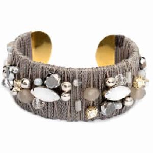 CLUSTER STONE CUFF