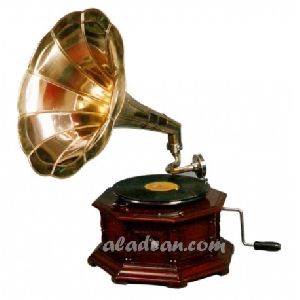 Victor Phonograph Gramophone