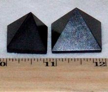 Nature Stone Black Agate Pyramid