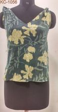 PRINTED TOP WITH FLOWER PRINT