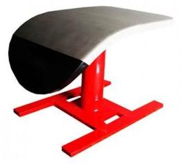 GYMNASTICS VAULTING TABLE