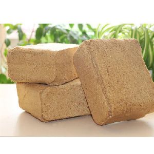 Coco peat bricks