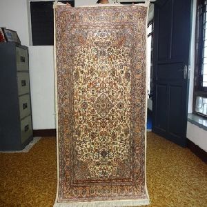 hand knotted silk carpet