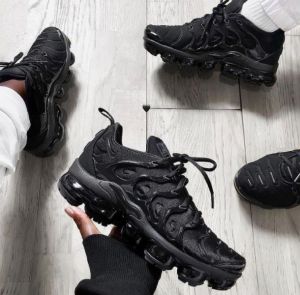 Nike Vapormax Plus Shoes