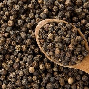 dried black pepper seeds