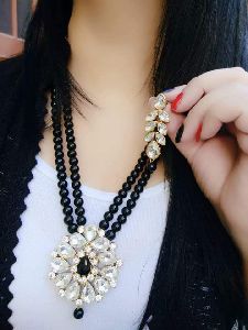 Kundan Necklace Set with Onyx Beads